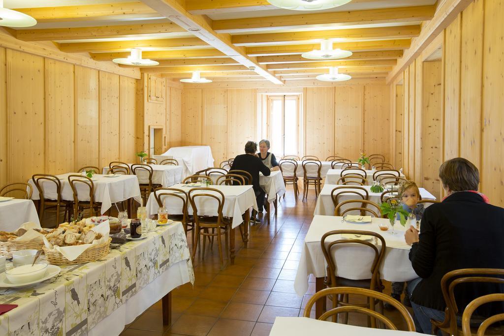 Auberge De L'Hospice Bourg-Saint-Pierre Exterior photo